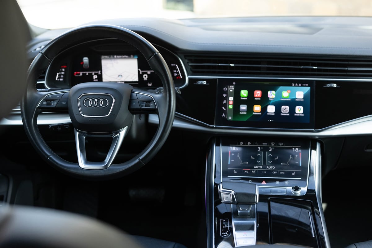 Audi Q7 interior dashboard